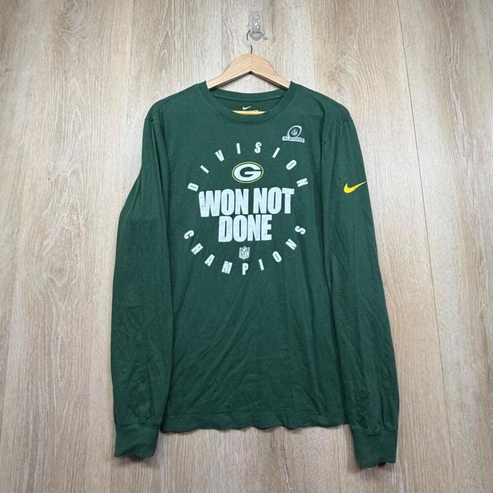 Nike Men's Green T-shirt